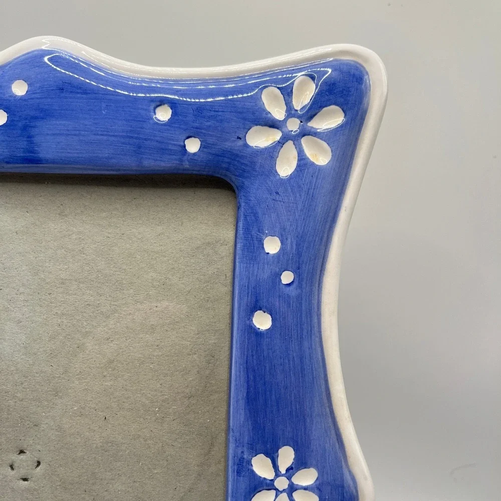 Vintage 1997 HB Group Blue Ceramic Floral Picture Frame Scalloped Edge Daisy